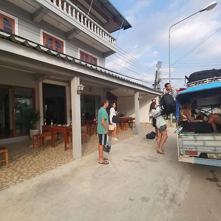 Manilath Guesthouse フアイサーイ郡 エクステリア 写真