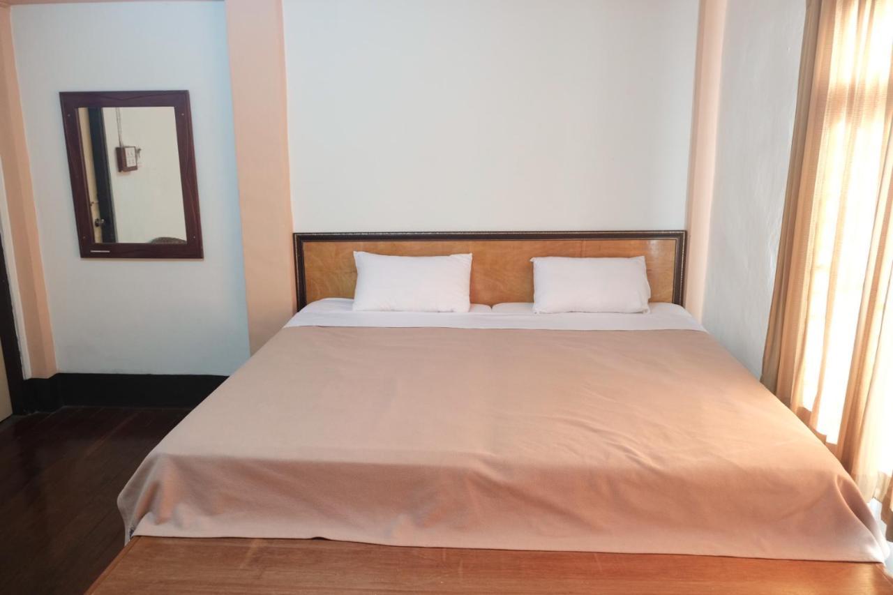 Manilath Guesthouse フアイサーイ郡 エクステリア 写真