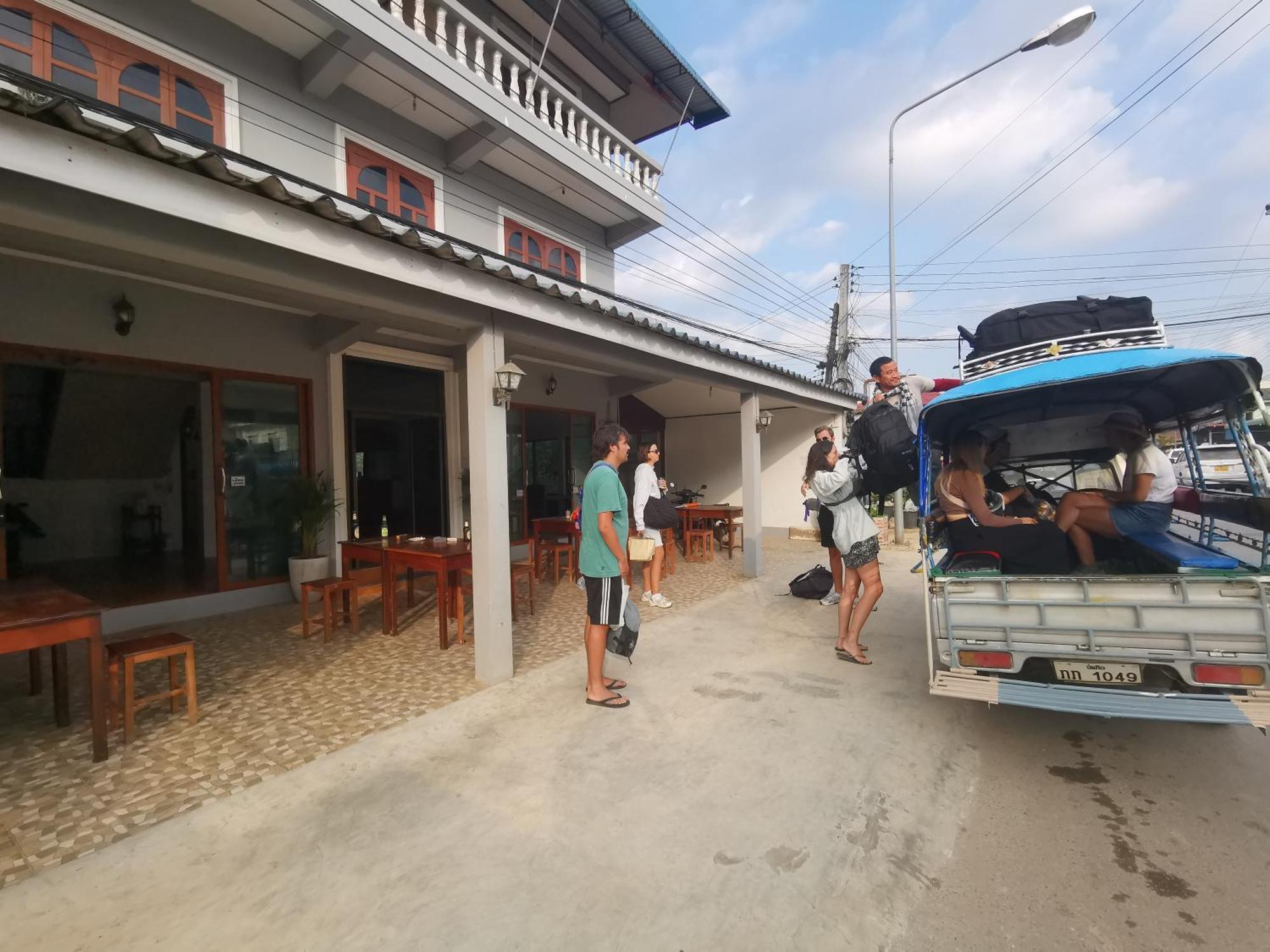Manilath Guesthouse フアイサーイ郡 エクステリア 写真